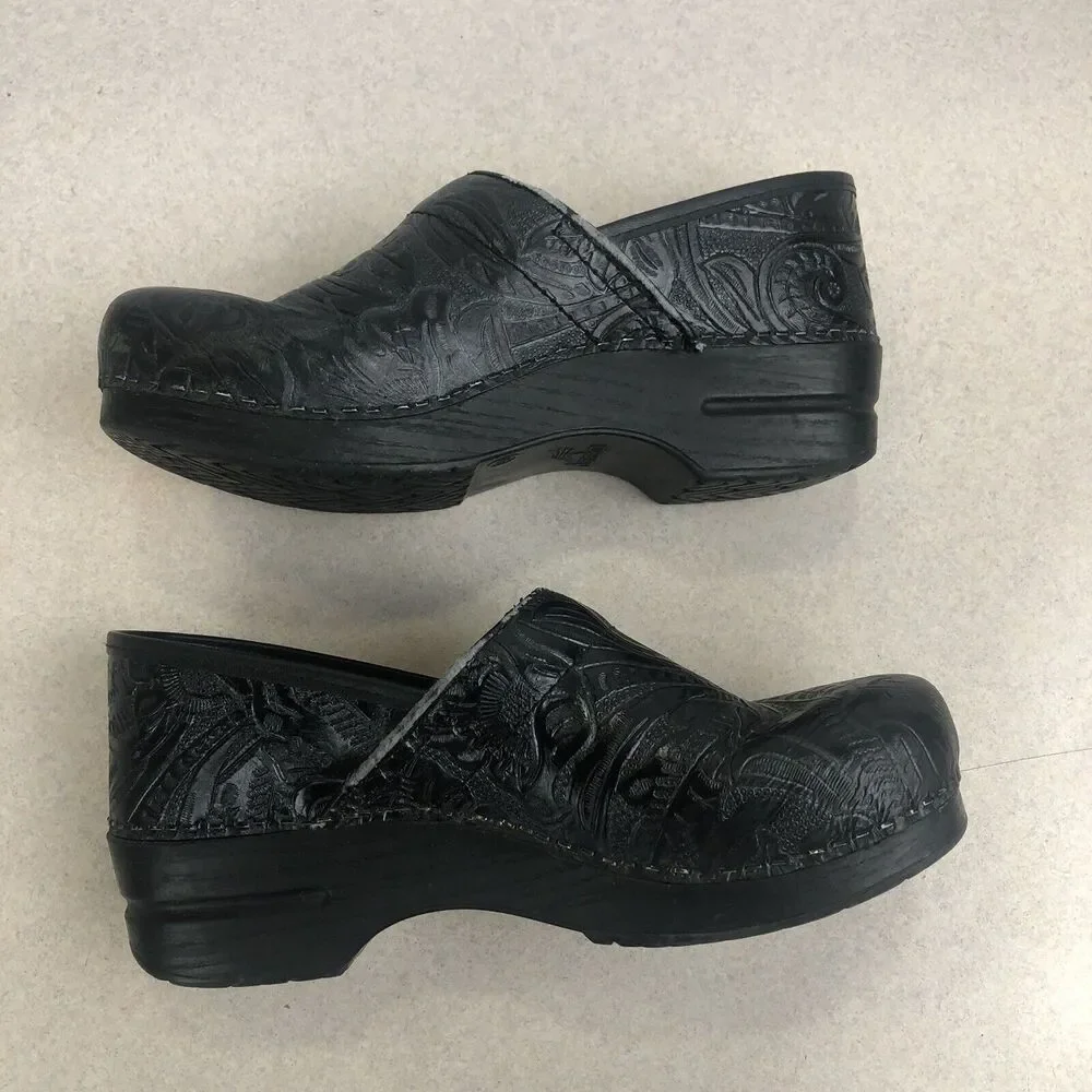 Dansko Professional Comfort Clogs Black Tooled Leather Womens Size 40/ 9.5‎